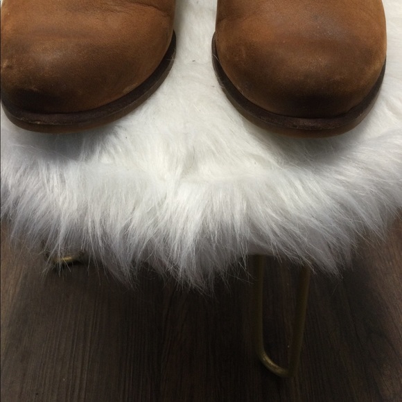 Ugg short boots Chestnut color size 9 - Picture 8 of 9